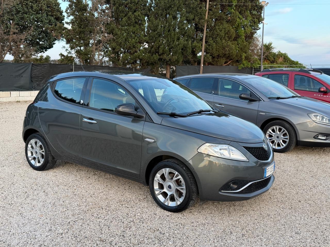 Lancia Ypsilon 1.2 69 CV 5 porte GPL Ecochic Gold