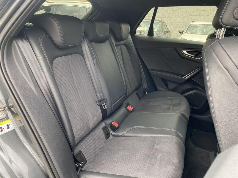 Audi Q2 S Line interno ed esterno 2.0 TDI 150CV s-tronic 35