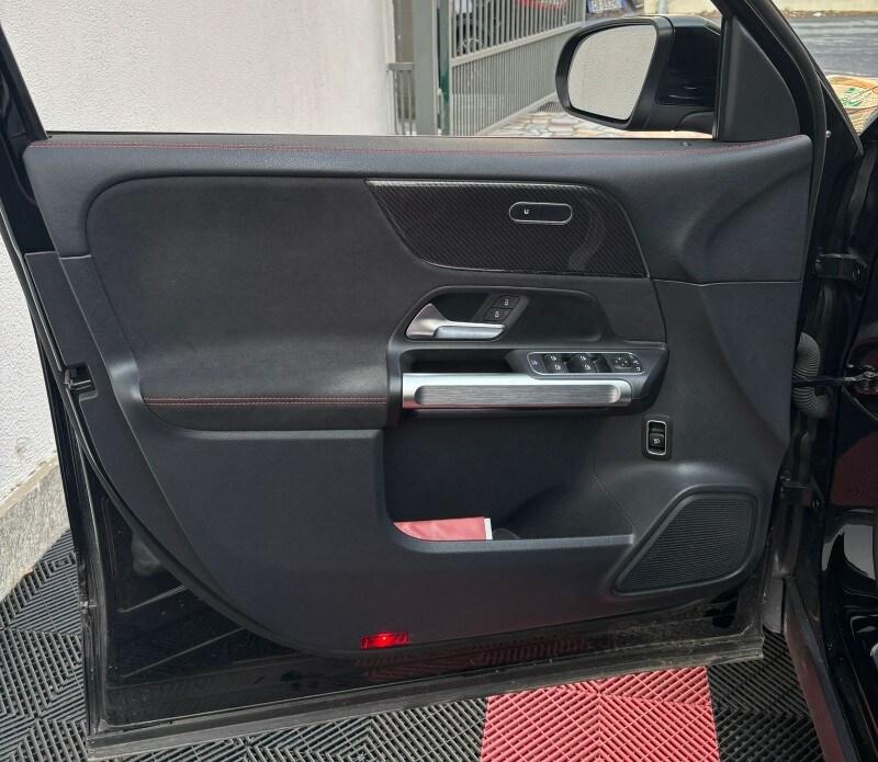 MERCEDES GLB (X247) GLB 200 d Automati...