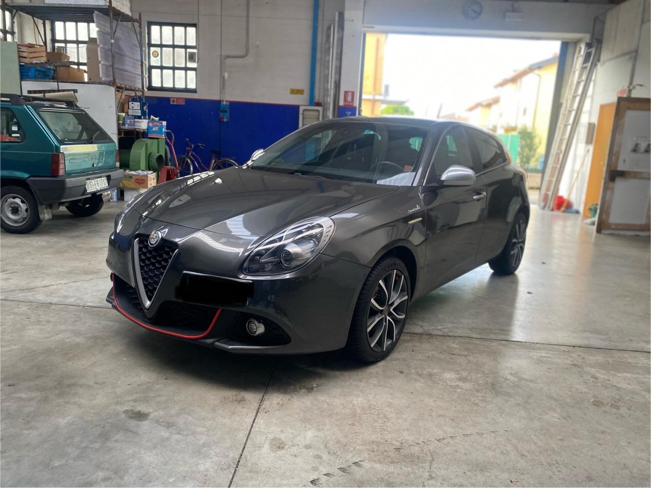 Alfa Romeo Giulietta 1.6 allest esterno quadrifoglio