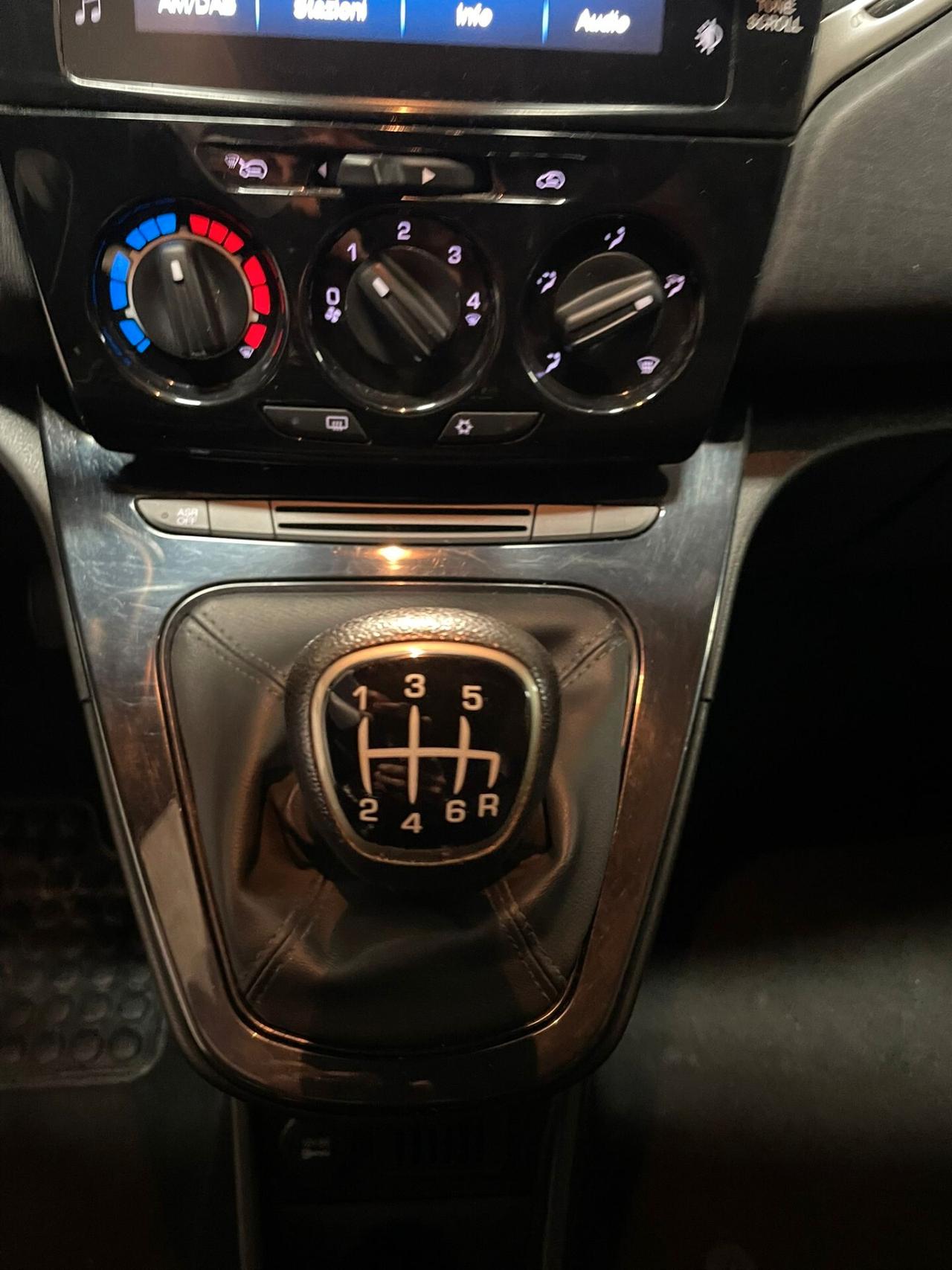 LANCIA YPSILON 1.0HYBRID GOLD 70cv