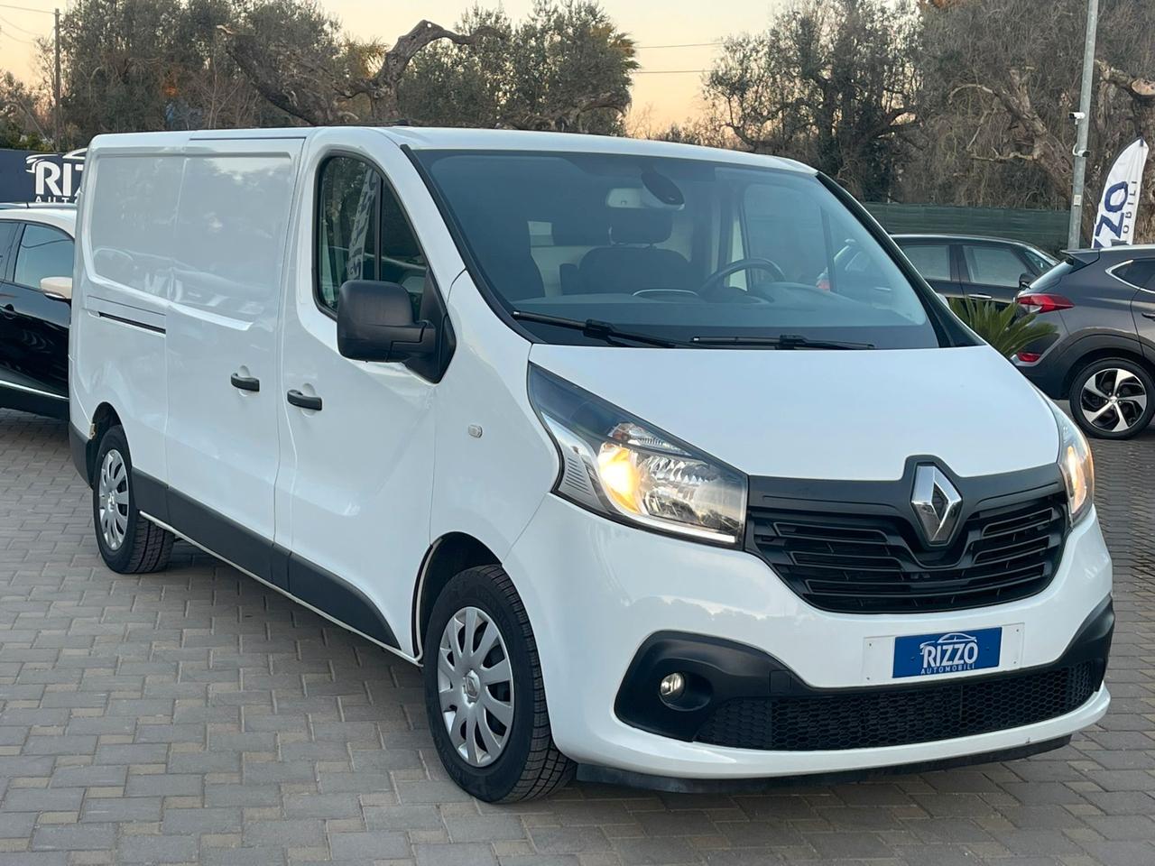 RENAULT TRAFIC 1.6DCI 120CV L2H1 NAVIGATORE IVA NON DEDUCIBILE