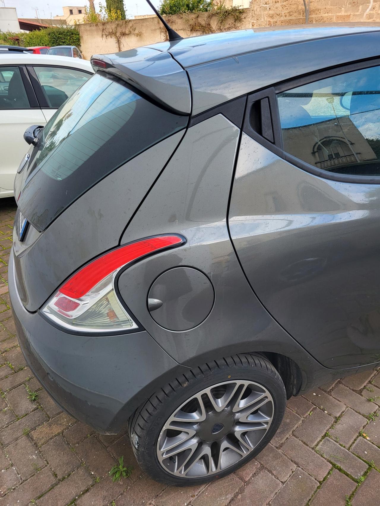 Lancia Ypsilon 1.2 69 CV 5 porte GPL Ecochic Elle