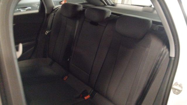 AUDI A4 Avant 30 TDI S tronic S line edition