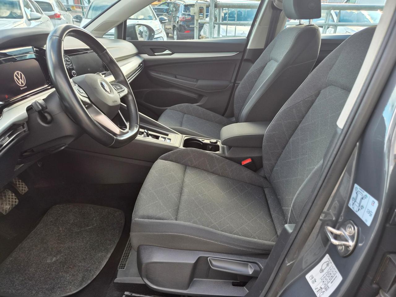 Volkswagen Golf 1.0 eTSI EVO DSG Life