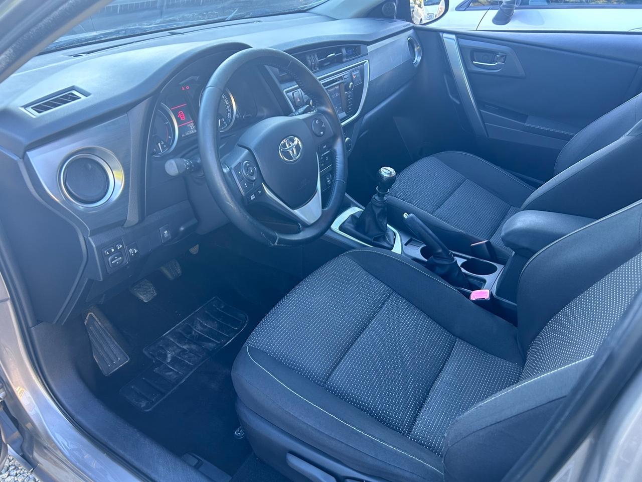 Toyota Auris Touring Sports 1.4 D-4D Lounge