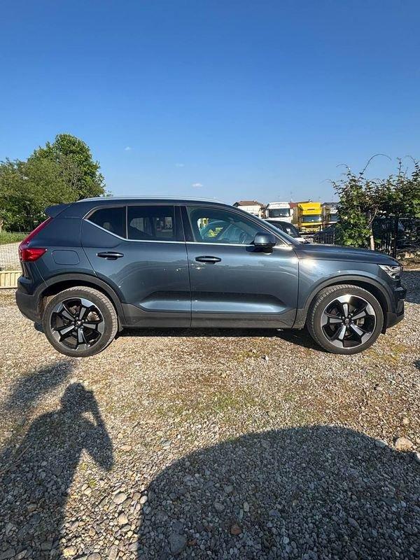 Volvo XC40 D4 IVA DED. * GANCIO TRAINO*