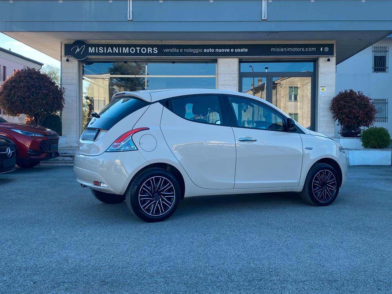 Lancia Ypsilon 1.2 69 CV 5 porte S&S Gold