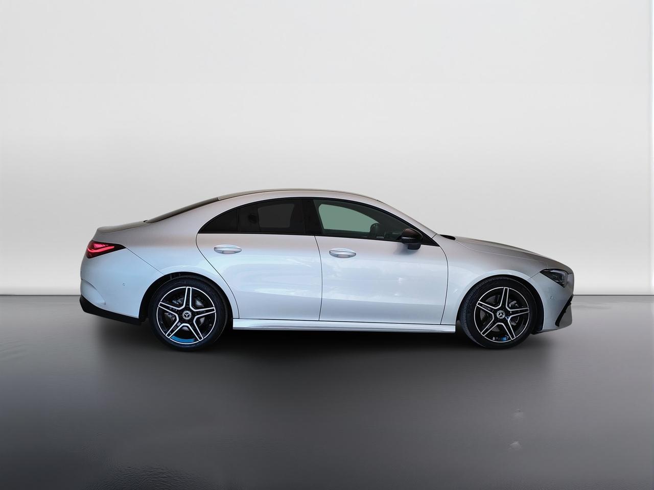 Mercedes-Benz CLA Coupe - C118 2023 - CLA Coupe 200 d AMG Line Premium auto