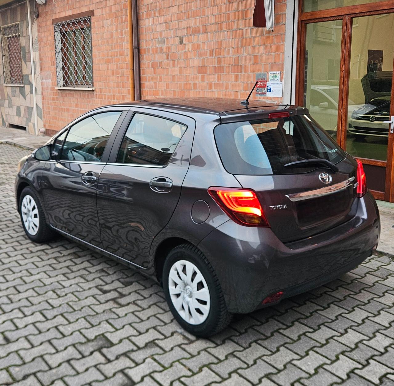 Toyota Yaris 1.0 5 porte Active
