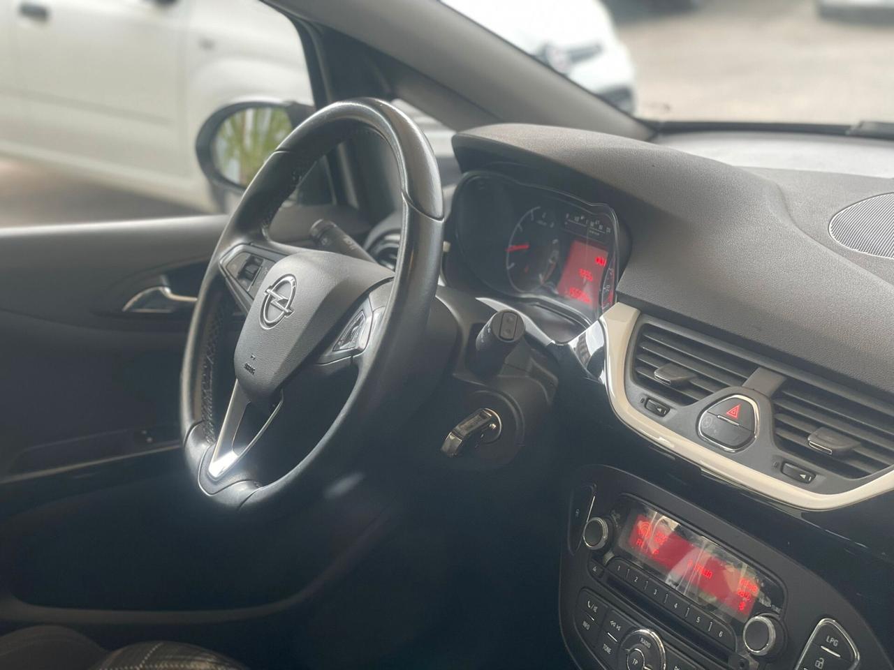 Opel Corsa 1.4 90CV GPL Tech 5 porte