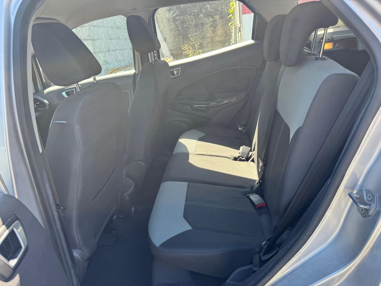 Ford Fiesta 1.5 TDCi 75CV 5 porte ok neopatentati
