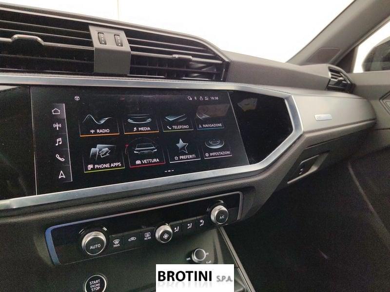 Audi Q3 Sportback 35 TFSI S tronic Identity Black