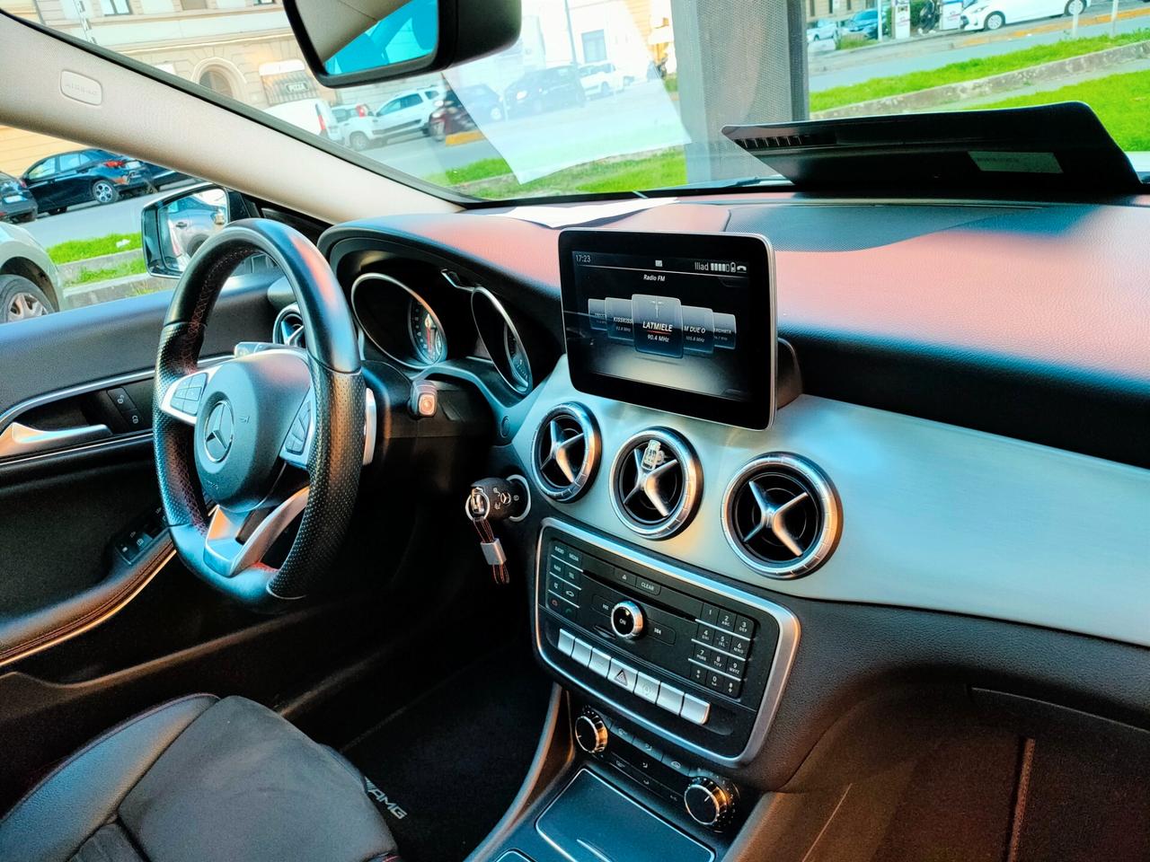 Mercedes-Benz CLA 200d Auto Premium Night AMG 