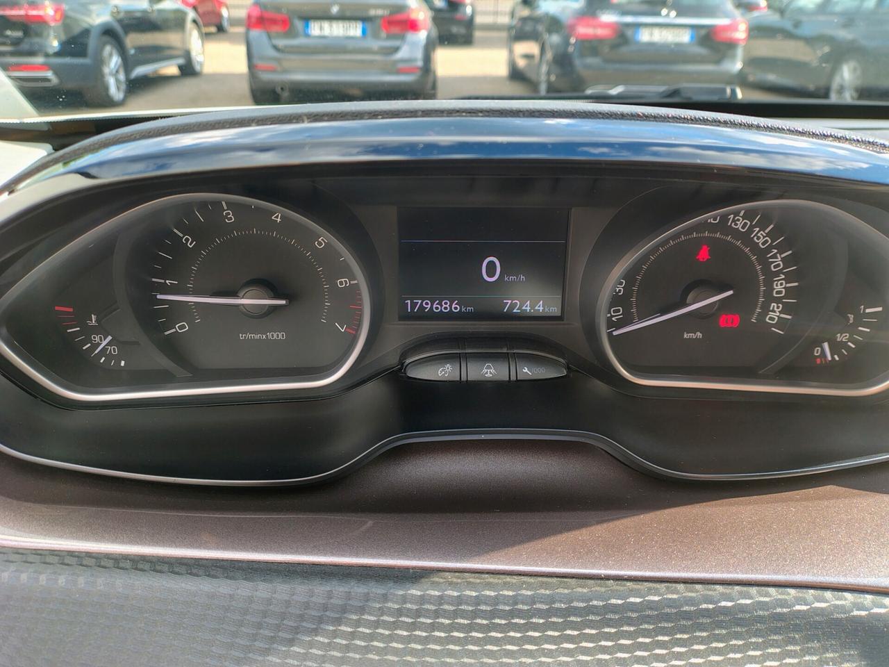 Peugeot 2008 1.2 VTi 82CV Allure