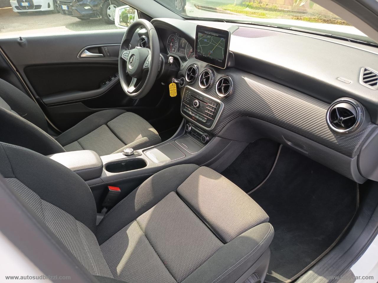 MERCEDES-BENZ GLA 200 d Automatic Business