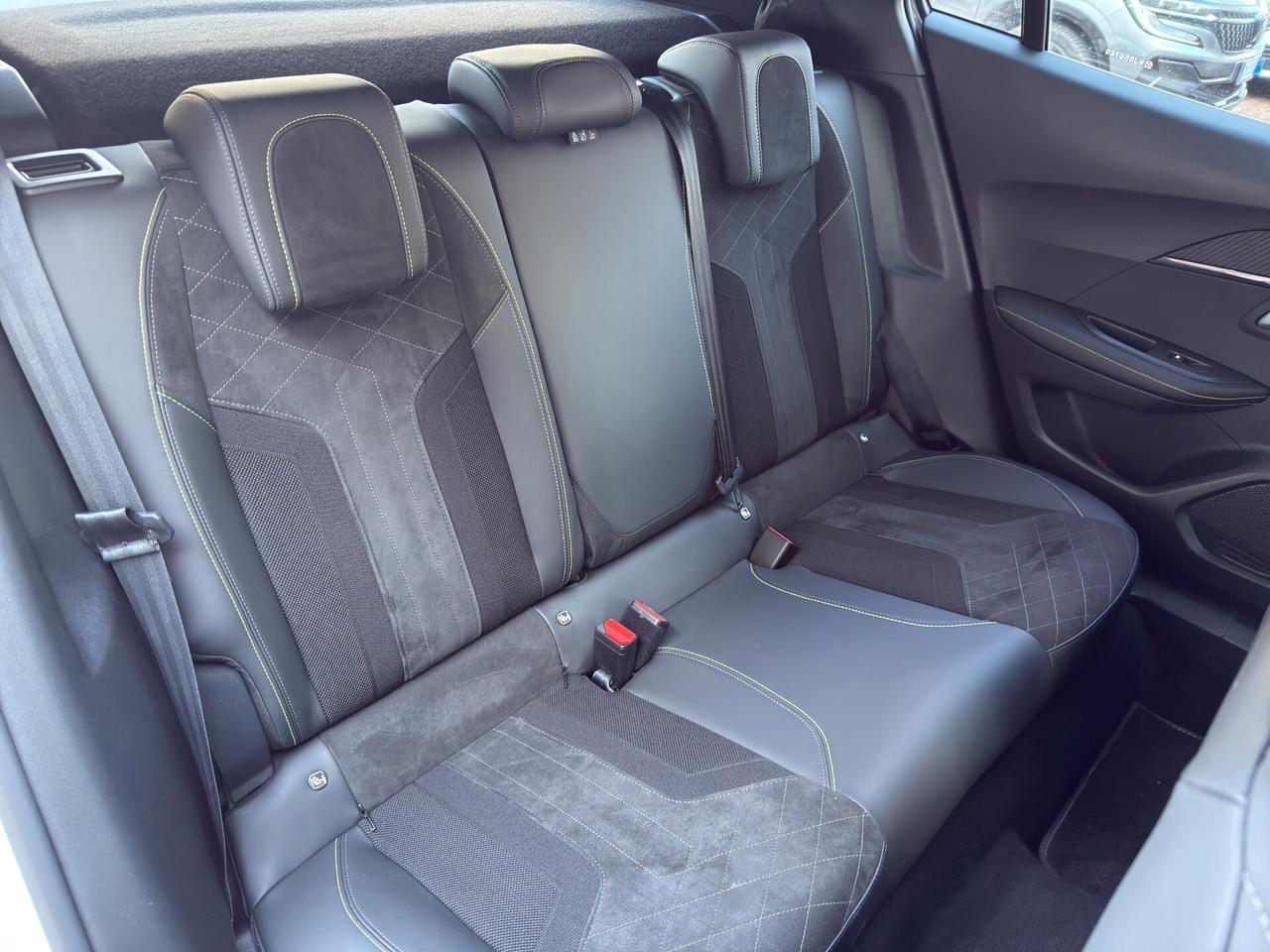 Peugeot 2008 PureTech 130 S&S EAT8 GT Pack