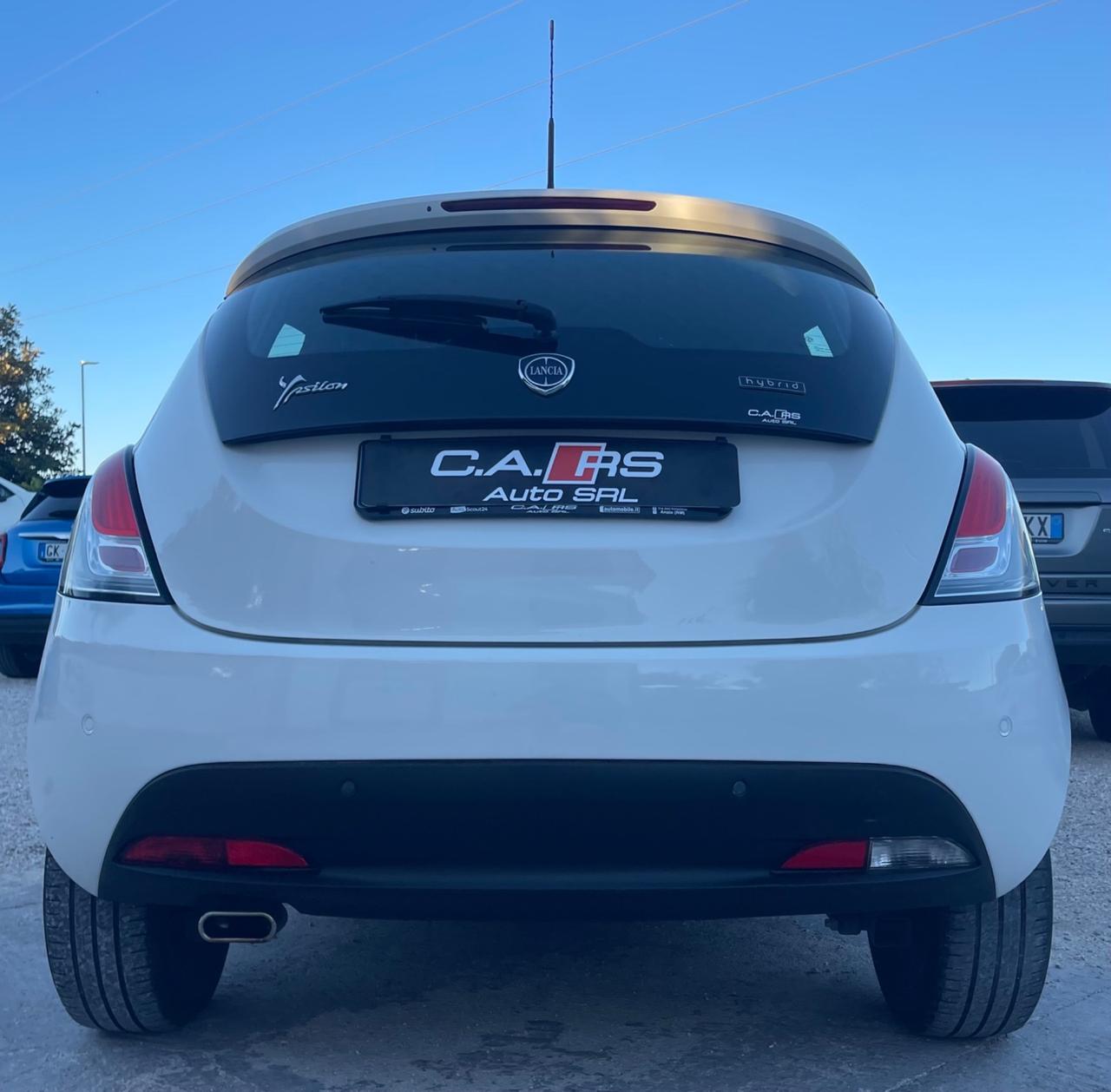 Lancia Ypsilon Gold Hybrid 1.0 FireFly 70cv