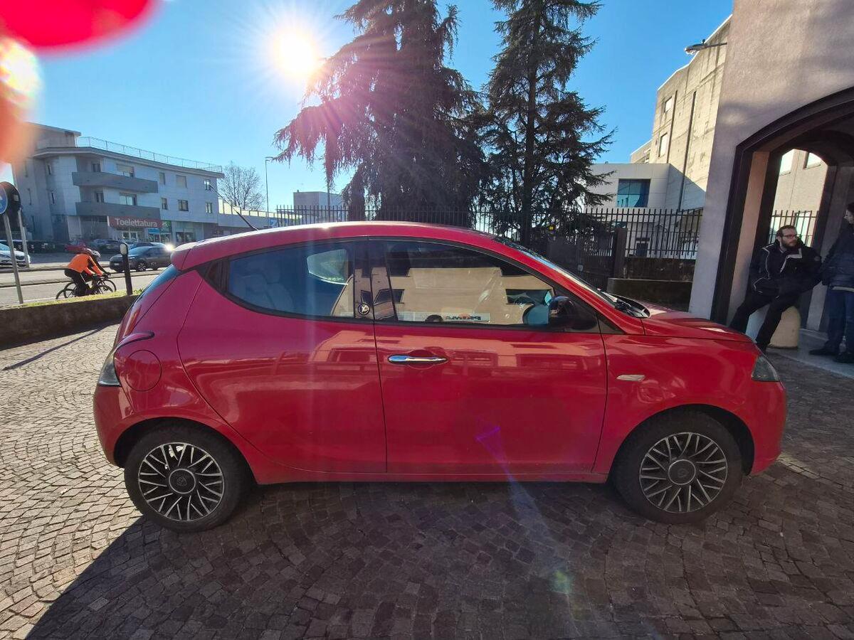 Lancia Ypsilon 1.2 8v Platinum 69cv E6