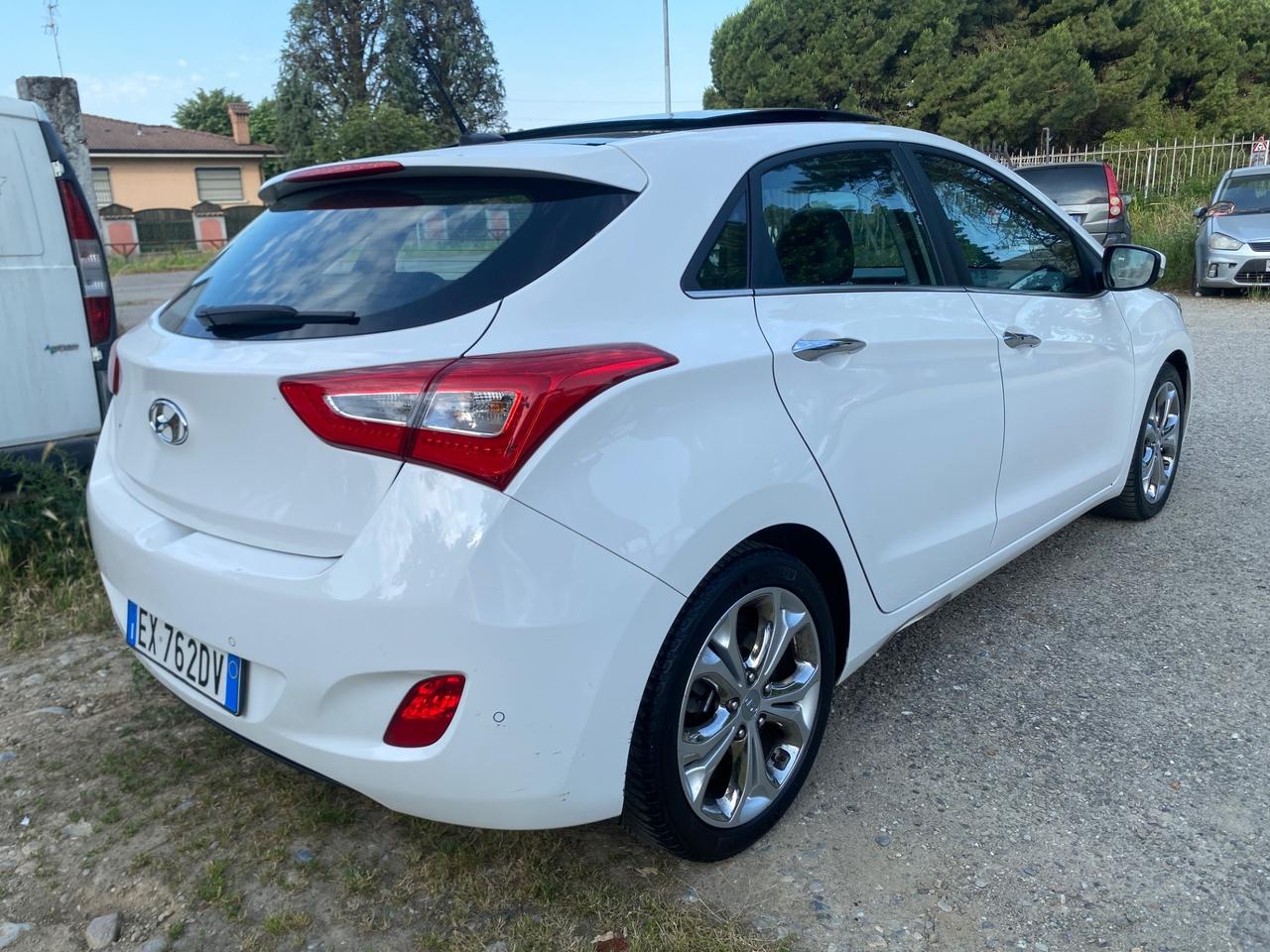 Hyundai i30 1.6 CRDi 128 CV 5p. Style+ A/T