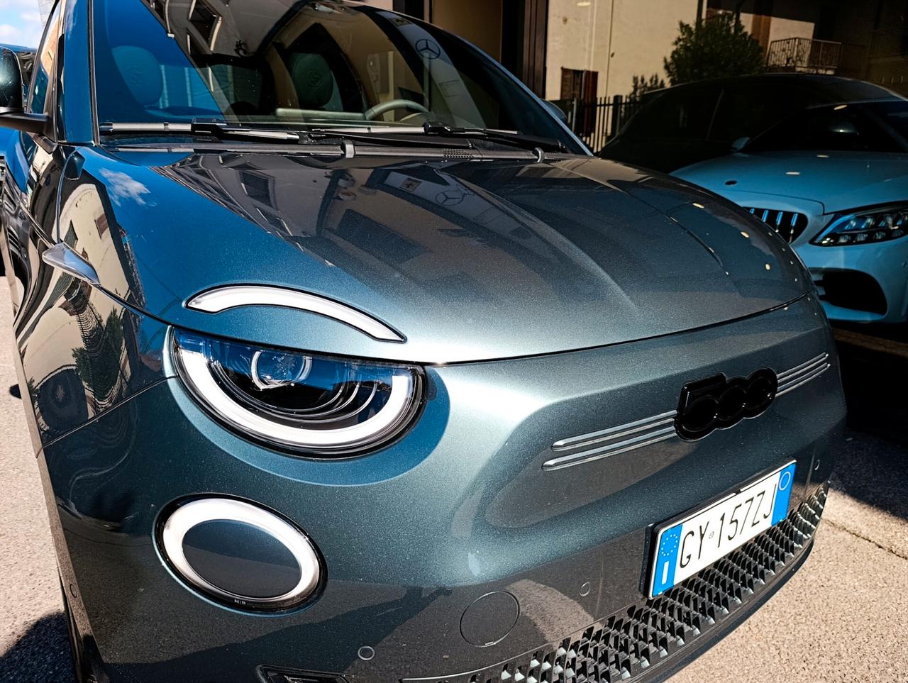 Fiat 500e Giorgio Armani 42 kWh (118cv) praticamente nuova