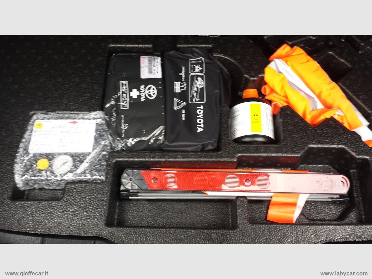 TOYOTA C-HR 1.8 Hybrid E-CVT LOUNGE