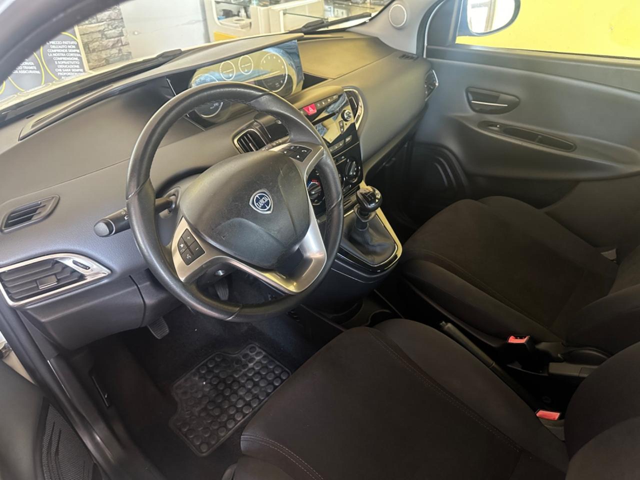 Lancia Ypsilon 1.2benz. Gpl