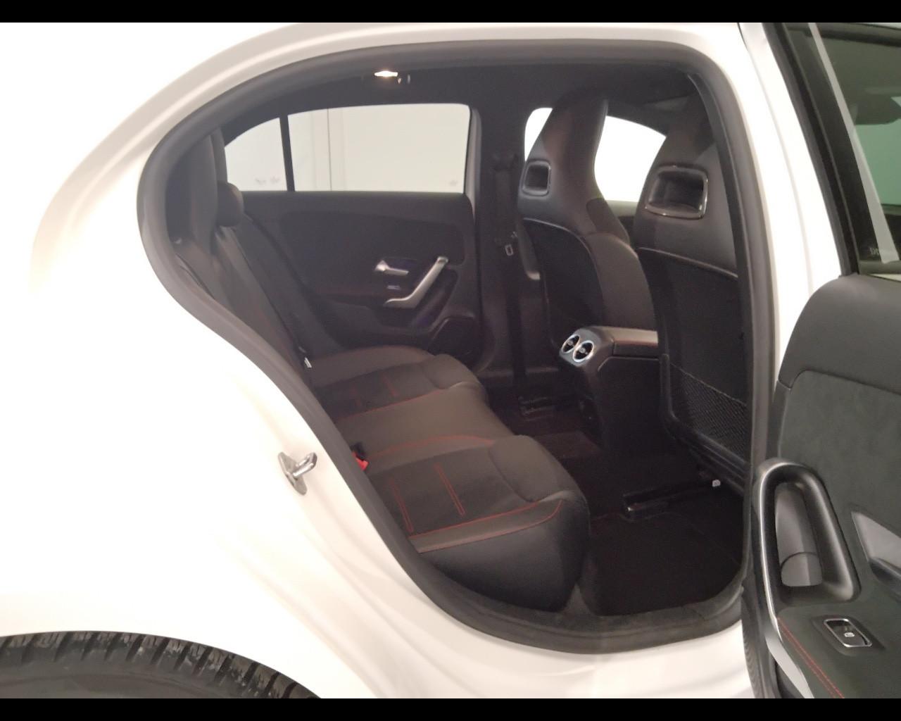 Mercedes-Benz Classe A - W177 2018 - A 180 d Premium auto