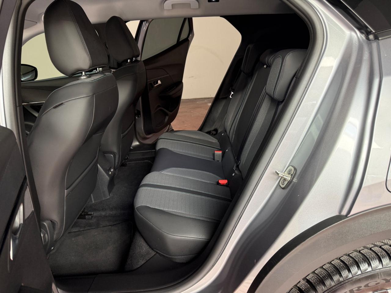 Peugeot 2008 BlueHDi 130 S&S EAT8 Allure Pack