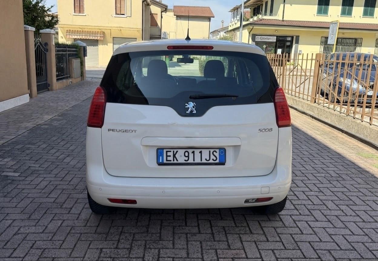 Peugeot 5008 1.6 HDi 112cv 7posti Ok Neopatentati