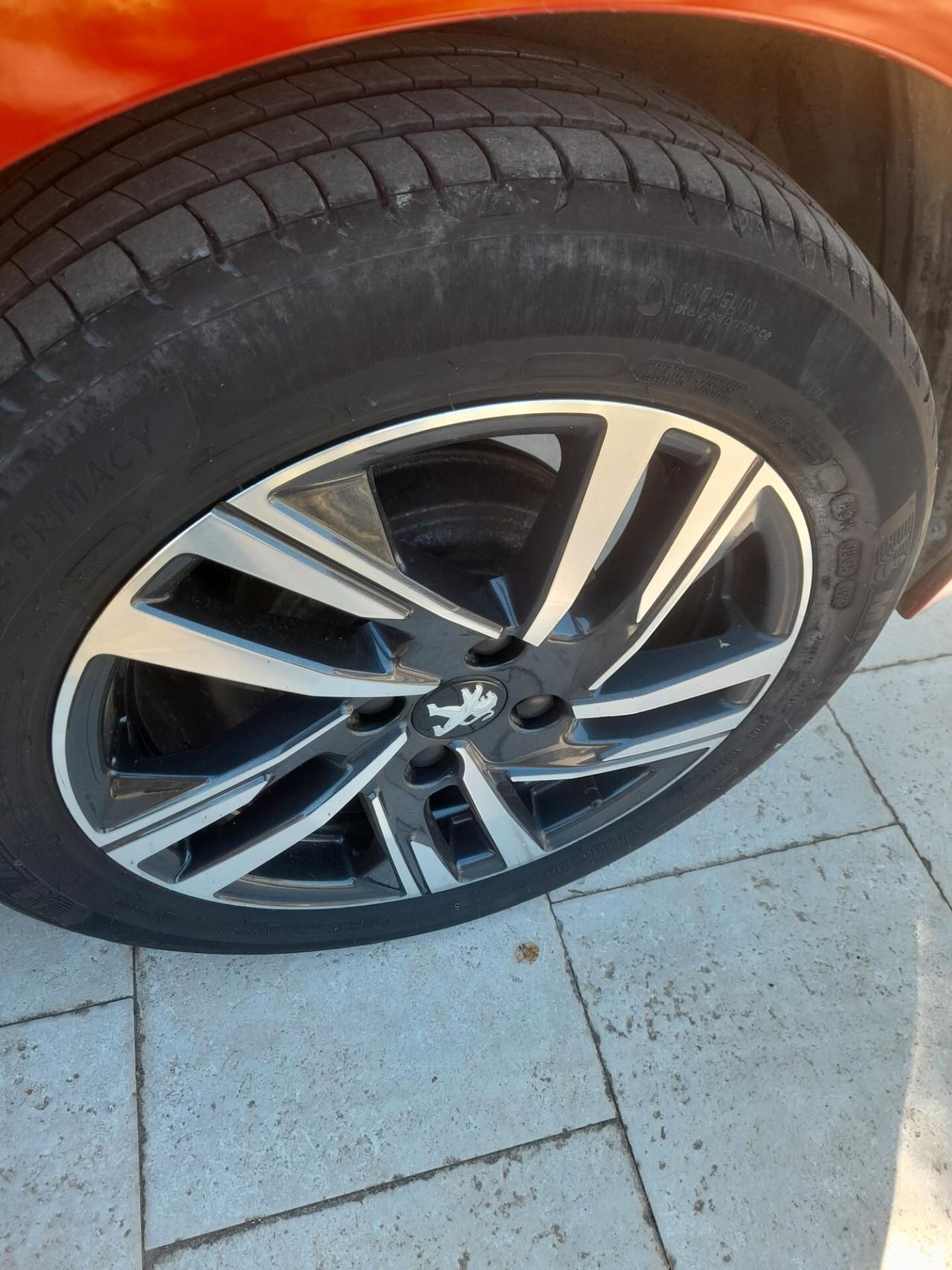 Peugeot 208 PureTech 5 porte