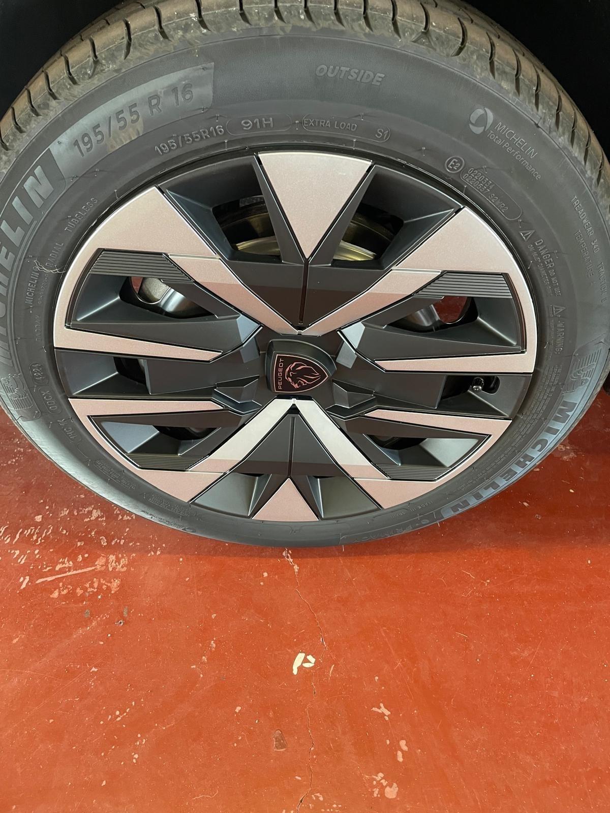Peugeot 208 PureTech 100 Stop&Start 5 porte Allure