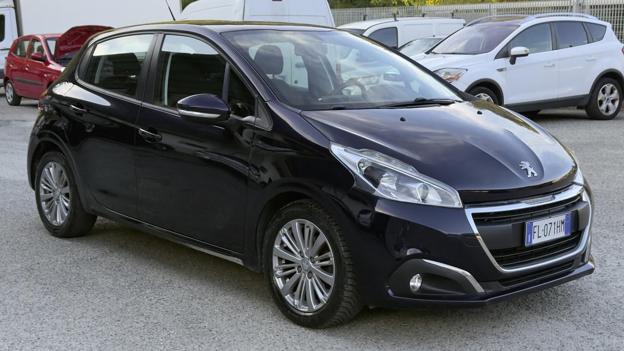 Peugeot 208 BlueHDi 75 5 porte Allure
