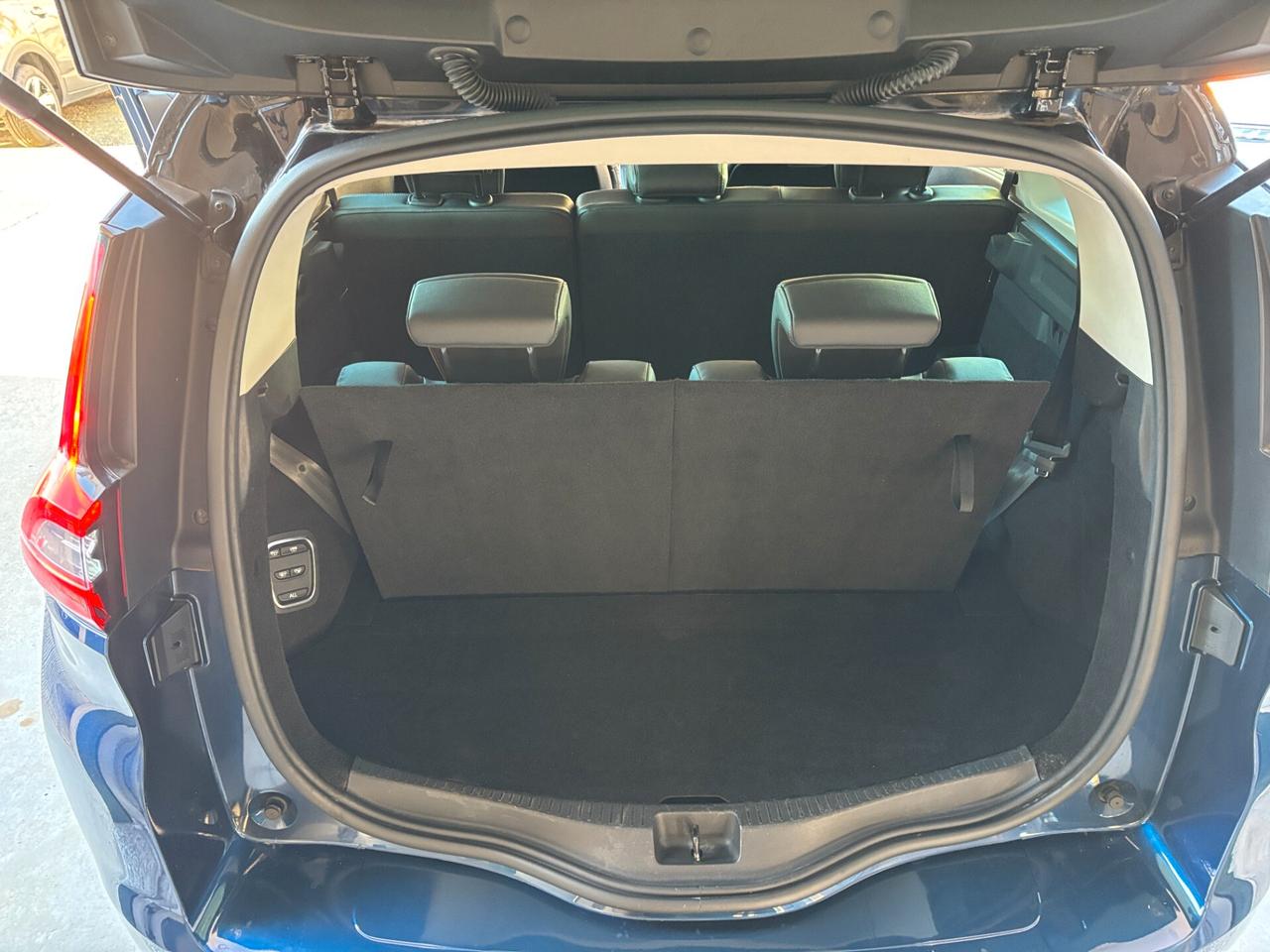 Renault Grand Scenic dCi 110 CV Intens 7POSTI