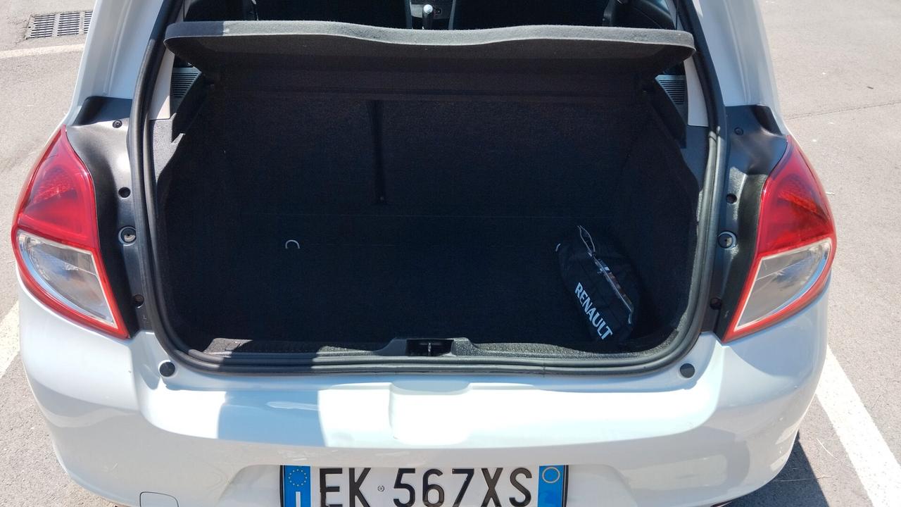 RENAULT CLIO 1.5 DCI- NAVI 2012