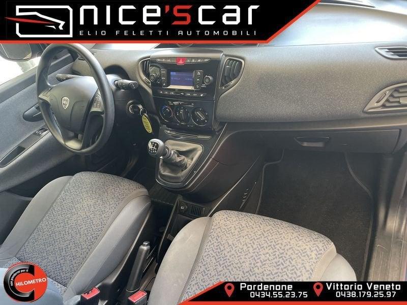 Lancia Ypsilon 1.0 FireFly 5 porte S&S Hybrid Ecochic Silver