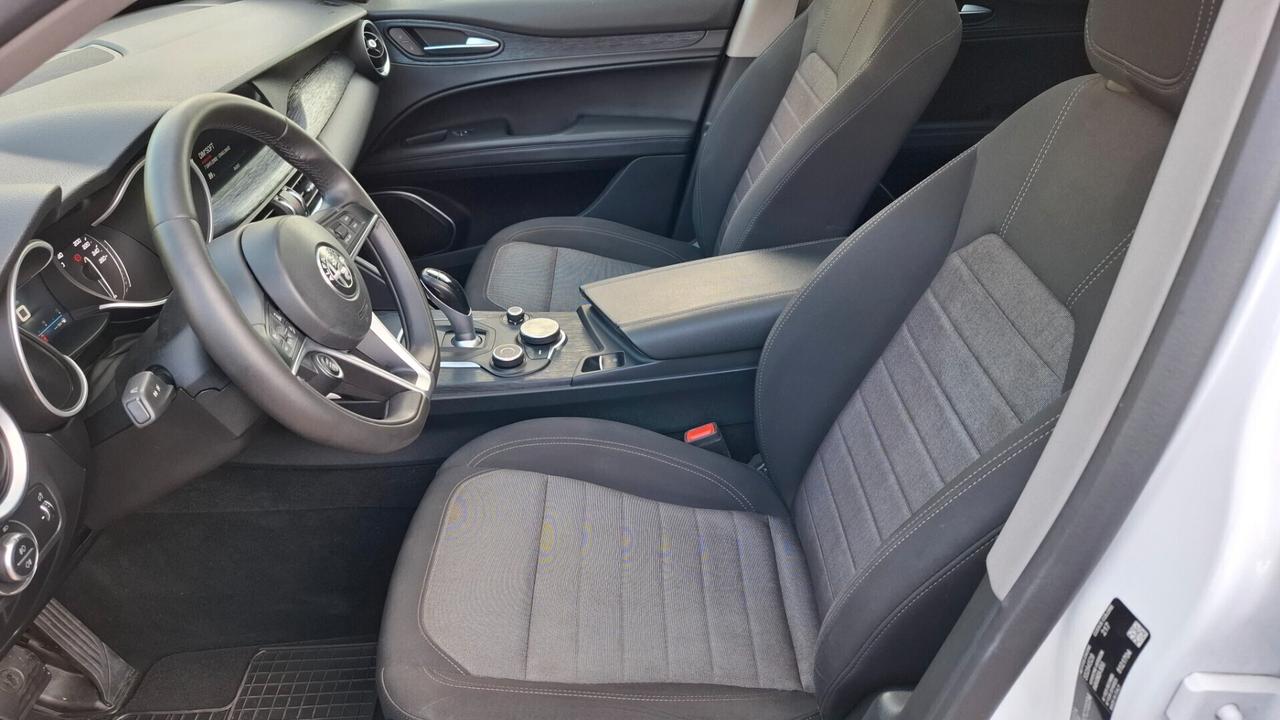 Alfa Romeo Stelvio 2.2 Turbodiesel 190 CV AT8 Q4 Executive -TETTO APRIBILE-CERCHI DA 19