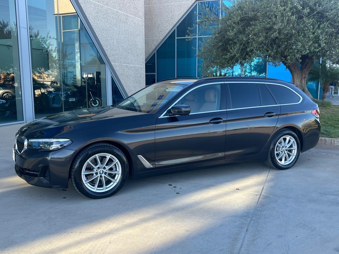 BMW 520 d xdrive Luxury offerta T-Stock prezzo imperdibile