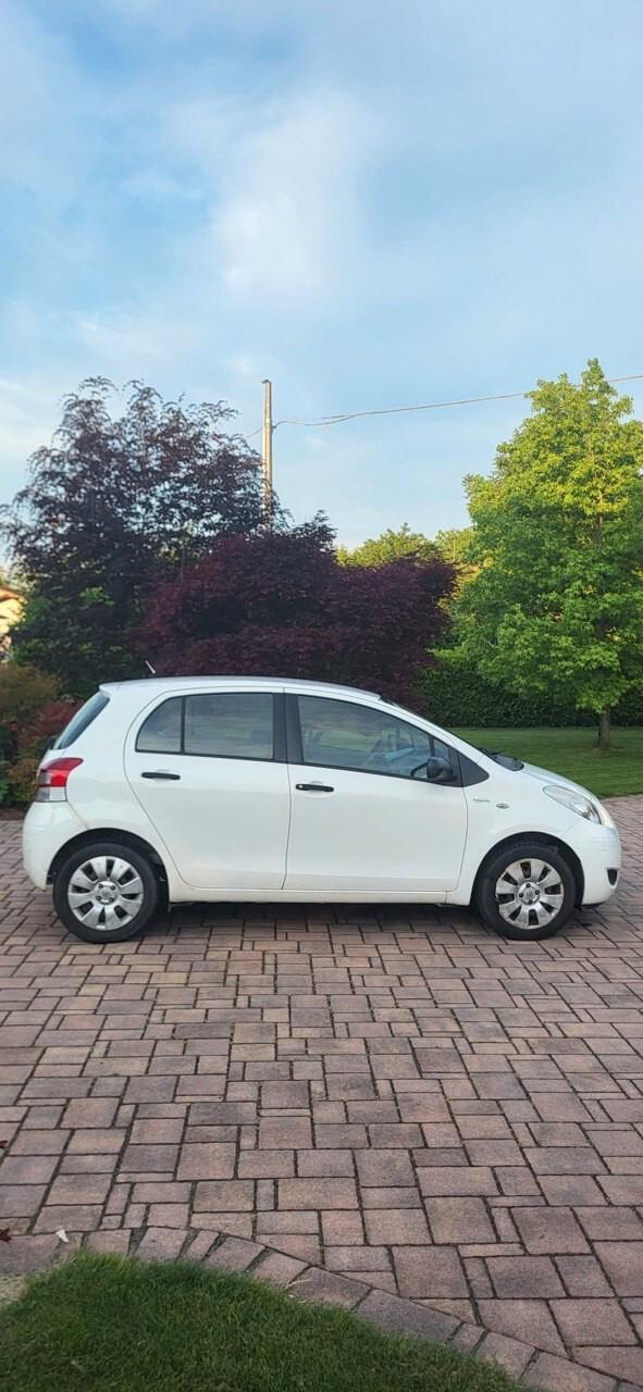 Toyota Yaris 1.0 5 porte