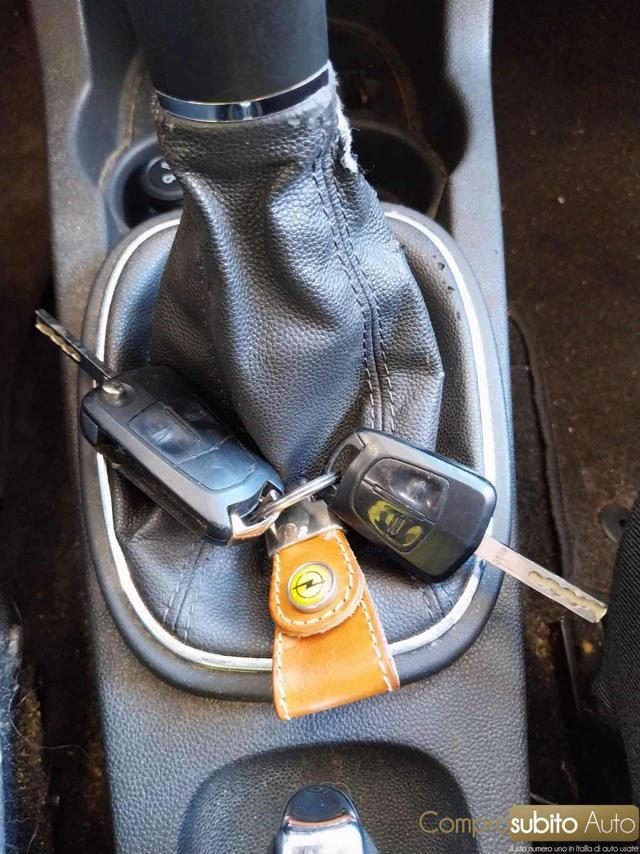 OPEL Corsa 1.2 5 porte Cosmo