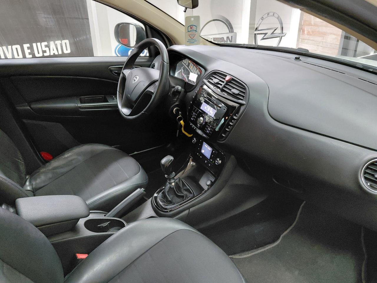 Lancia Delta 1.6 MJT DPF S MOMO DESIGN 2013