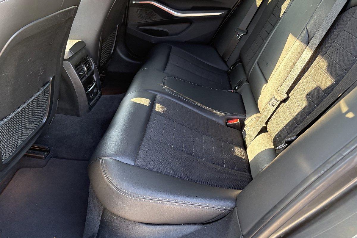 BMW 320d xDrive Touring Sport