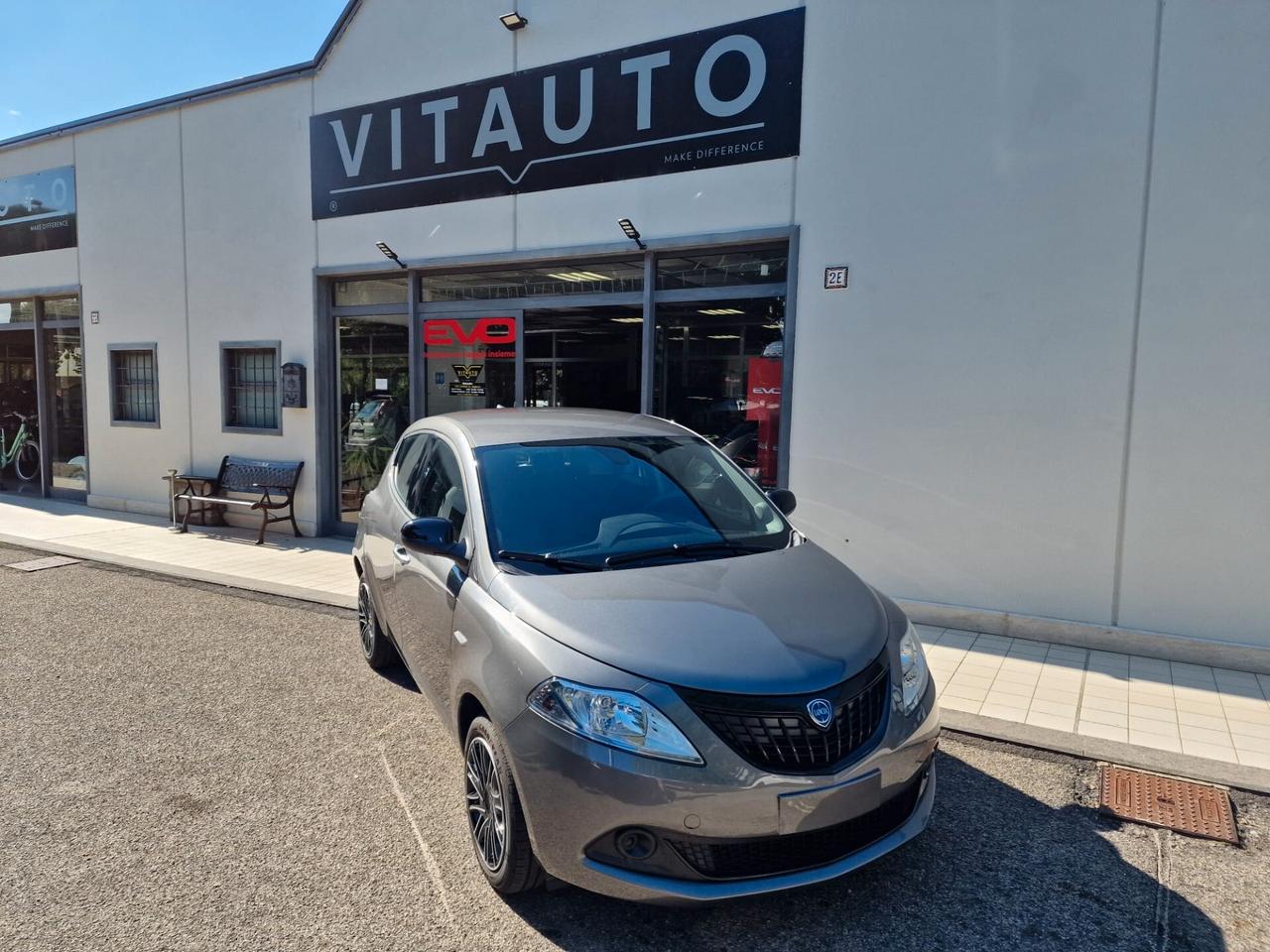 Lancia Ypsilon 1.0 FireFly 5 porte S&S Hybrid Oro