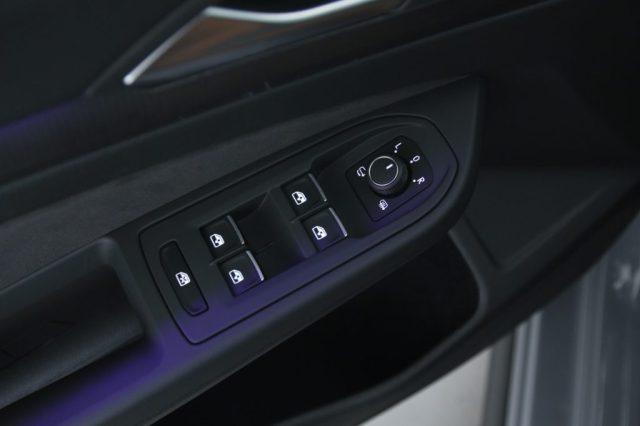 VOLKSWAGEN Golf GTD 2.0 TDI DSG Fendinebbia LED "X" Design/Tetto