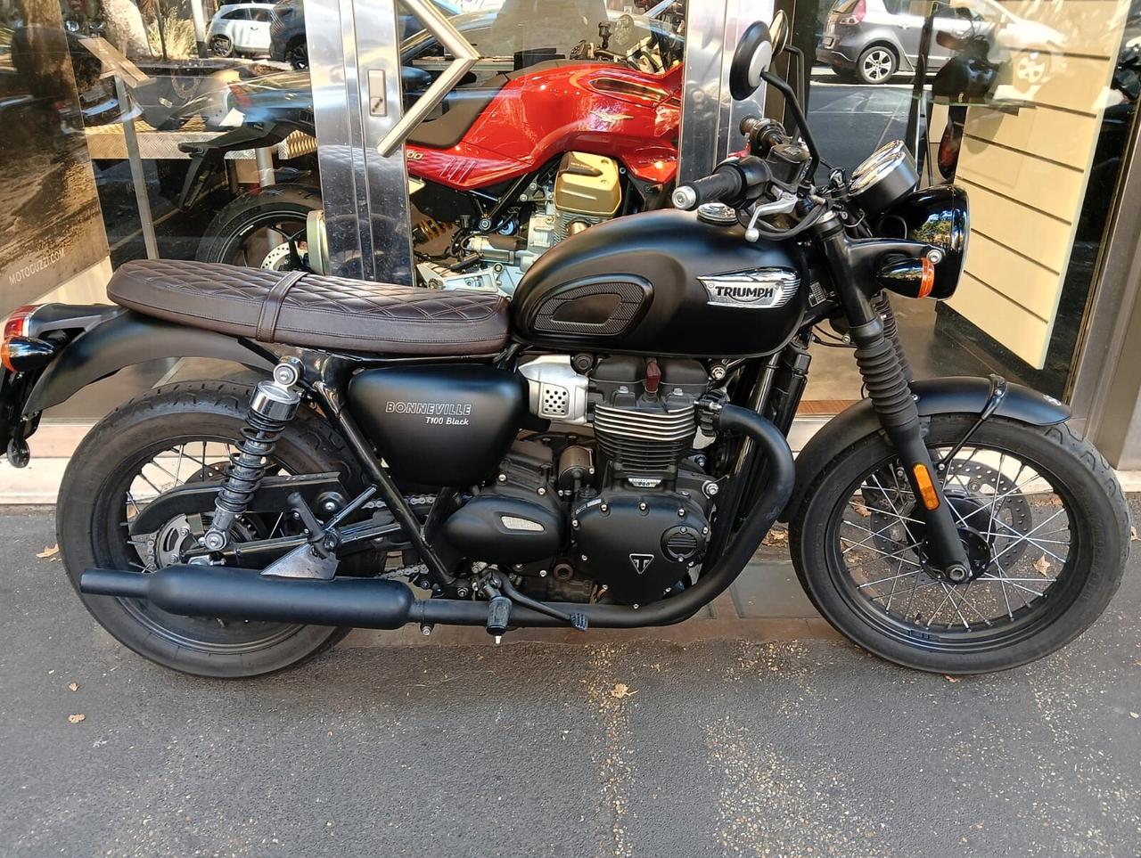 Triumph T 100 BLACK