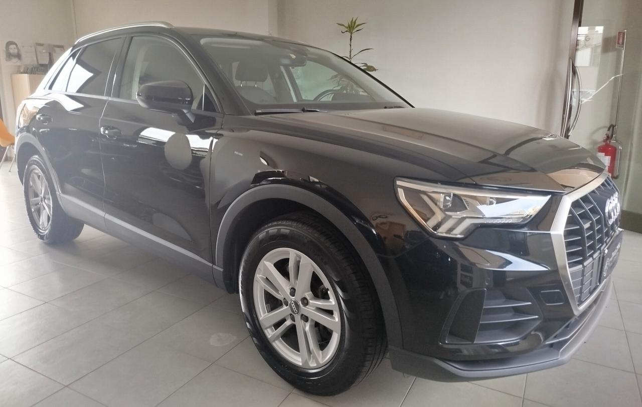 Audi Q3 40 TDI quattro S tronic Business Advanced