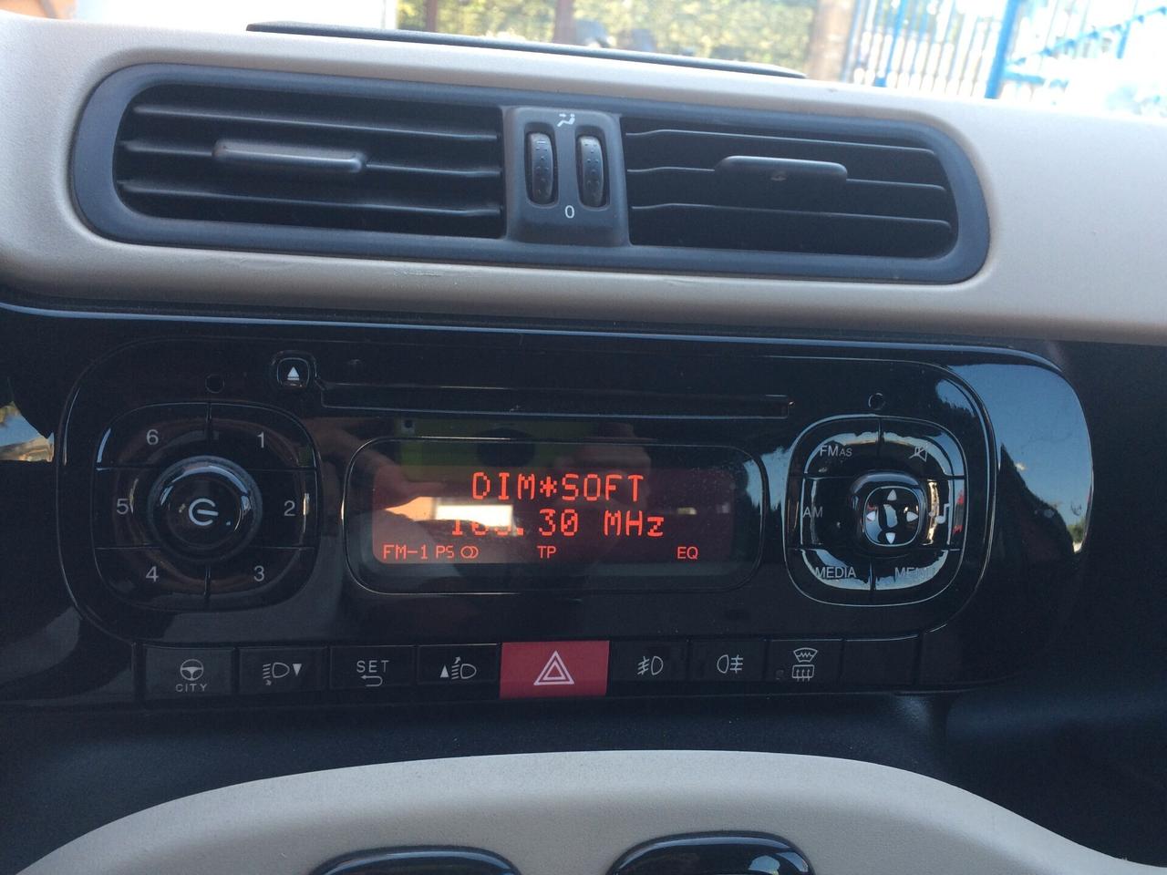 Fiat Panda 1.2 Emotion benzia tagliandata con garanzia e distribuzione eseguita a km 117000!