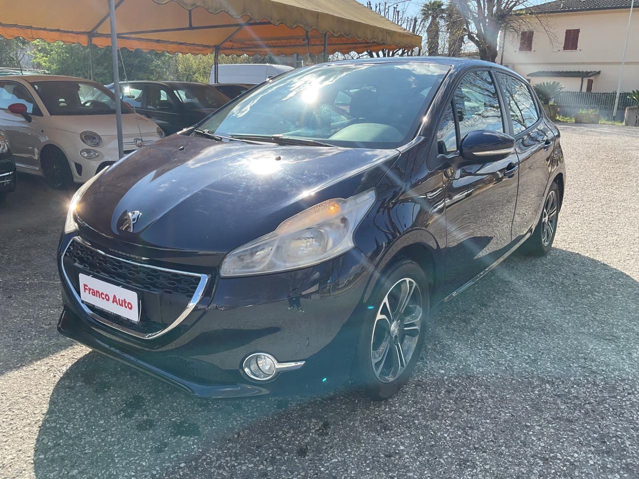 Peugeot 208 1.4 HDi 68 CV 5 porte Allure OK NEOPATENTATI
