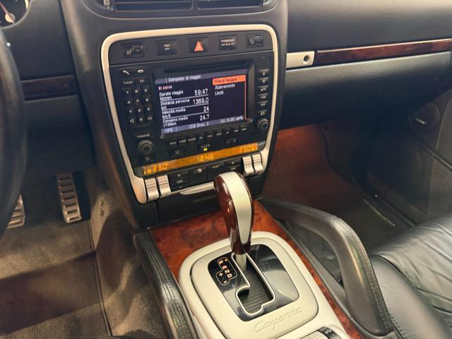 PORSCHE Cayenne 4.8 Turbo
