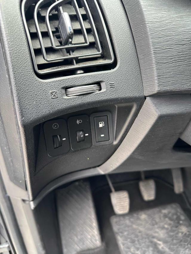MAHINDRA XUV500 2.2 16V AWD W8 4x4